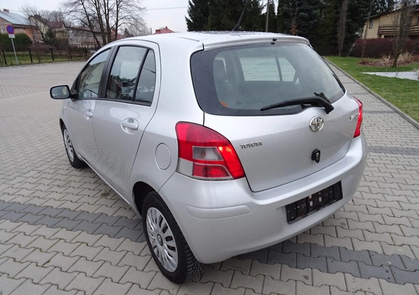 Toyota Yaris cena 25000 przebieg: 143000, rok produkcji 2011 z Kalisz małe 529